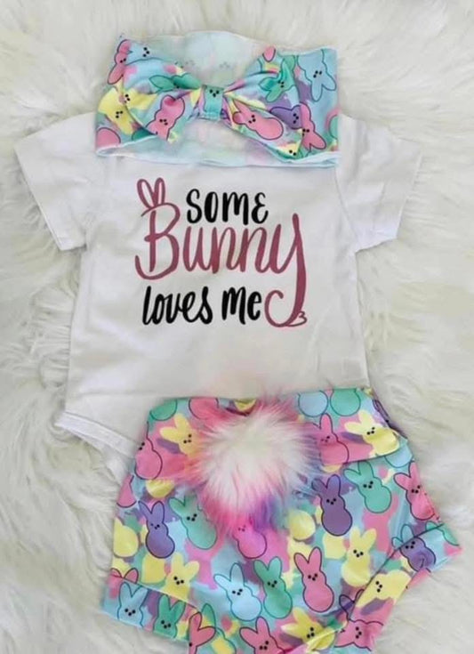 Some Bunny 🐰 loves me